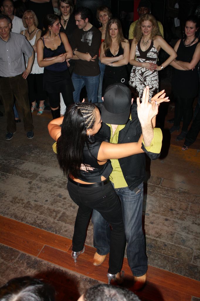 démo bachata au Palace café Cours de Salsa à Lille Salsa à