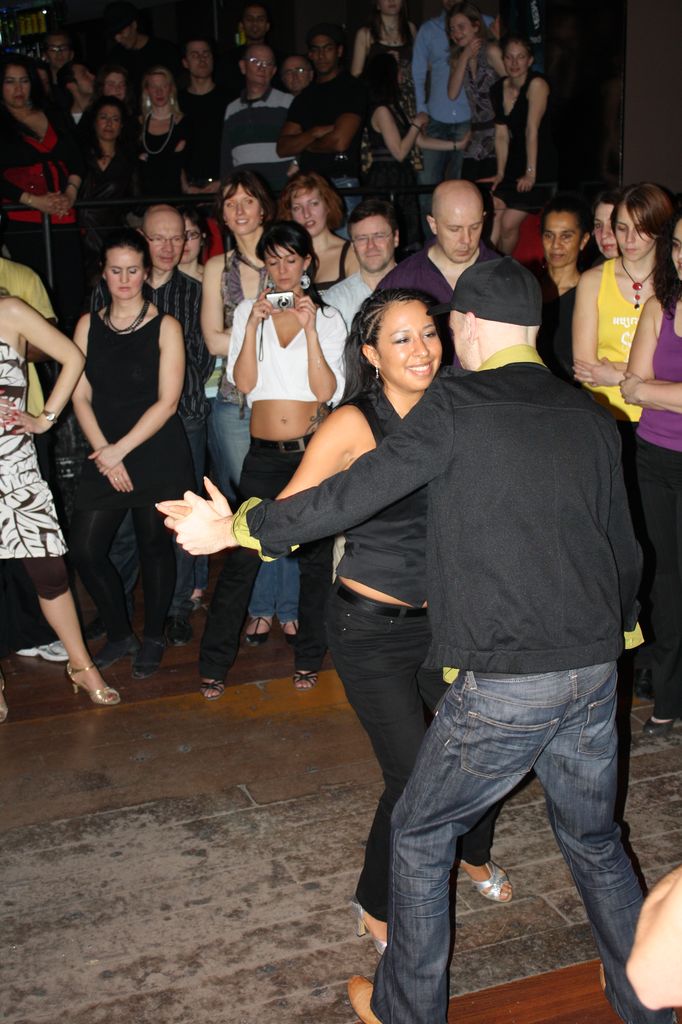 démo bachata au Palace café Cours de Salsa à Lille Salsa à